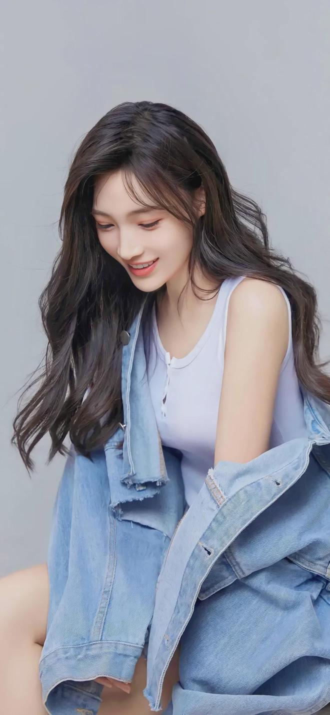 《年级的秘书》韩剧V