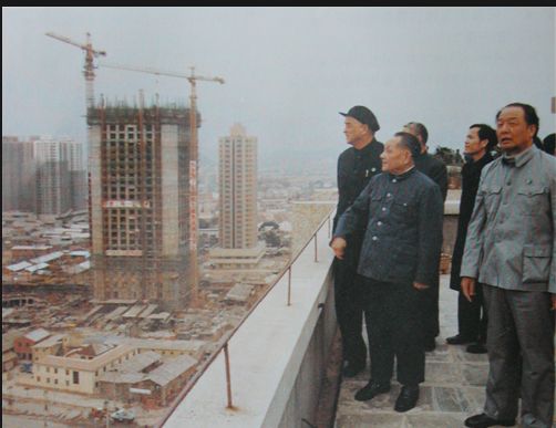 她下海经商去深圳我坚守国企当工程师28年后因拆迁重逢